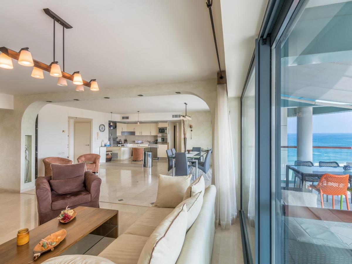 Front of Beach next Ritz Hotel - 3 Bedroom& 3 Bathroom Herzelia Exterior foto